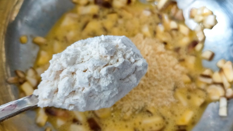 香菇鸡蛋饼,<a style='color:red;display:inline-block;' href='/shicai/ 519'>面粉</a>一勺