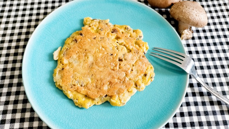 香菇鸡蛋饼,装盘开吃