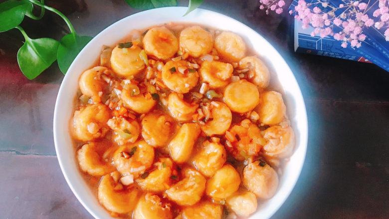 脆皮日本豆腐,盛入盘中撒上葱花即可(忘了撒葱花了)