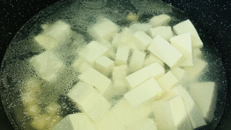 白菜炖豆腐,加豆腐