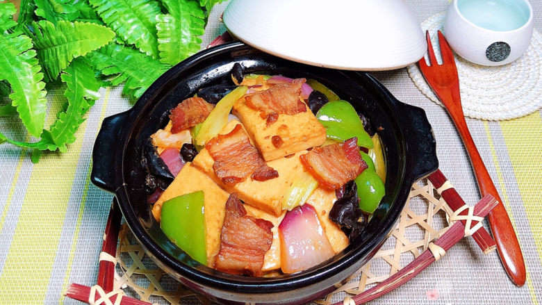 干锅千叶豆腐,满屋飘雪的干锅千叶豆腐上桌了!
