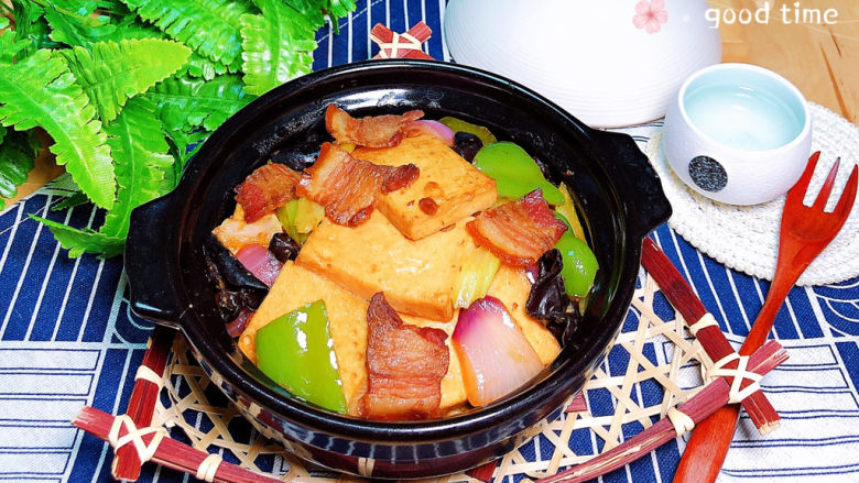 干锅千叶豆腐,配上一碗米饭,慢慢享受吧!