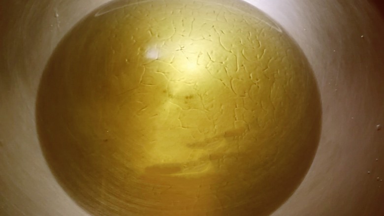 奶油炸糕,炸锅放入食用油 烧至5成热
