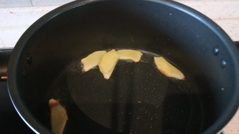 白菜炖豆腐,炒香姜片?