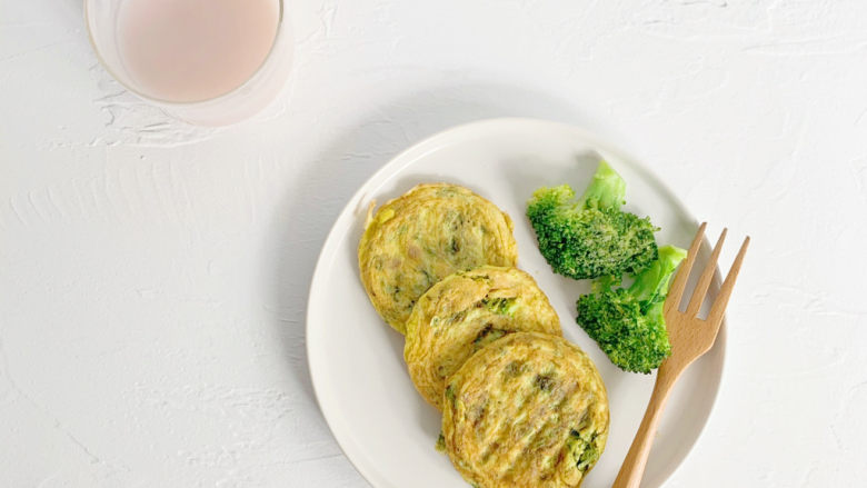 宝宝辅食：头水紫菜干贝饼（七孔锅版）,开启早餐吧