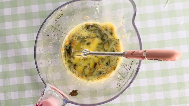 宝宝辅食：头水紫菜干贝饼（七孔锅版）,搅拌均匀