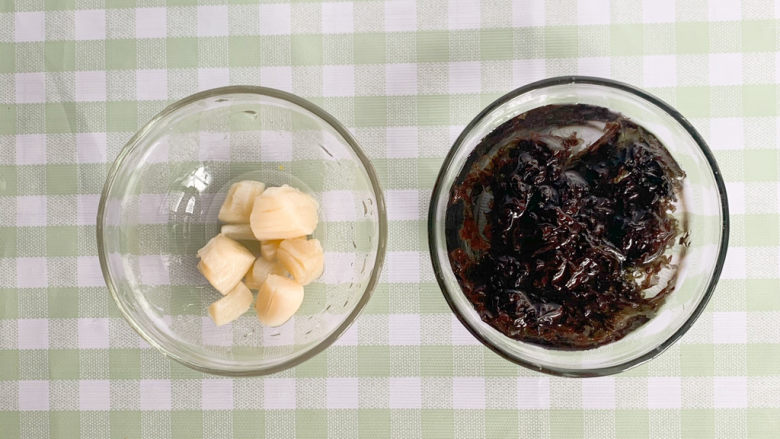 宝宝辅食：头水紫菜干贝饼（七孔锅版）,头水紫菜和<a style='color:red;display:inline-block;' href='/shicai/ 195'>干贝</a>泡发