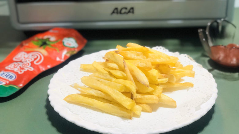 健康炸薯条,金灿灿的,可以吃了幺。