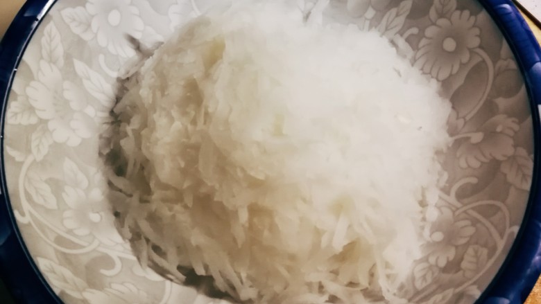 广式萝卜糕,沥干水分