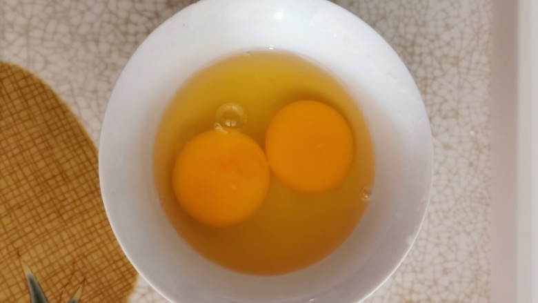 脆皮日本豆腐,<a style='color:red;display:inline-block;' href='/shicai/ 9'>鸡蛋</a>2个