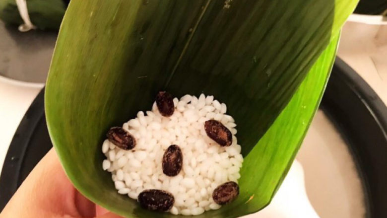 红豆粽子,加入几粒糖纳红豆