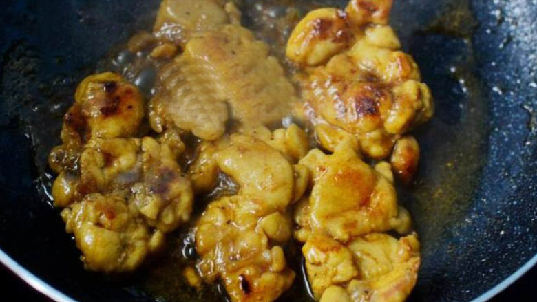 法式黑椒鸡腿黑米饭,简单易做,另外放点糖和酱油熬至收汁
