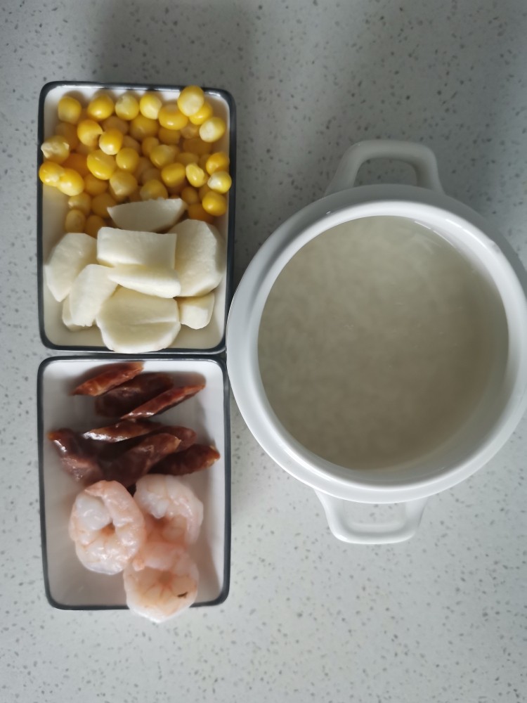 虾仁,腊肠罐饭,食材被齐