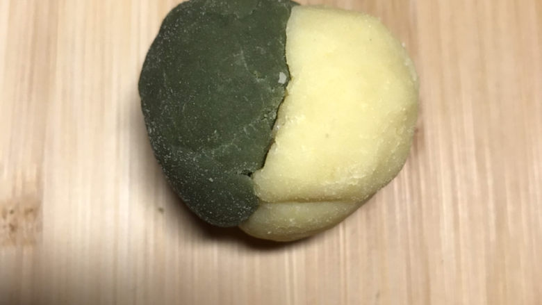 甜而不腻的抹茶&蔓越莓绿豆糕,还可以一半原味一半抹茶味,做一个鸳鸯色