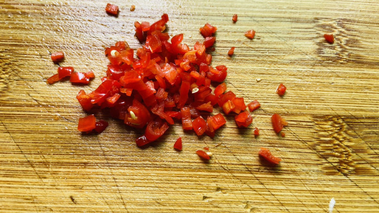 蒜蓉蒸丝瓜,<a style='color:red;display:inline-block;' href='/shicai/ 62'>辣椒</a>切丁