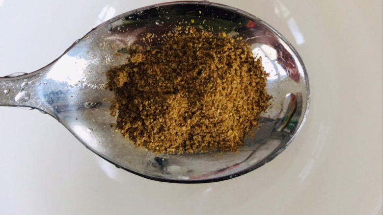 凉拌千张,半勺十三香~