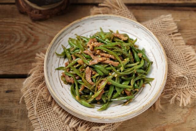 四季豆炒肉,一道营养下饭的四季豆炒肉就做好了,米饭要不要来两碗?