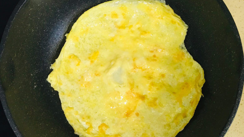 金灿灿的黄金炒饭,翻过来,继续将另一面煎成金黄色