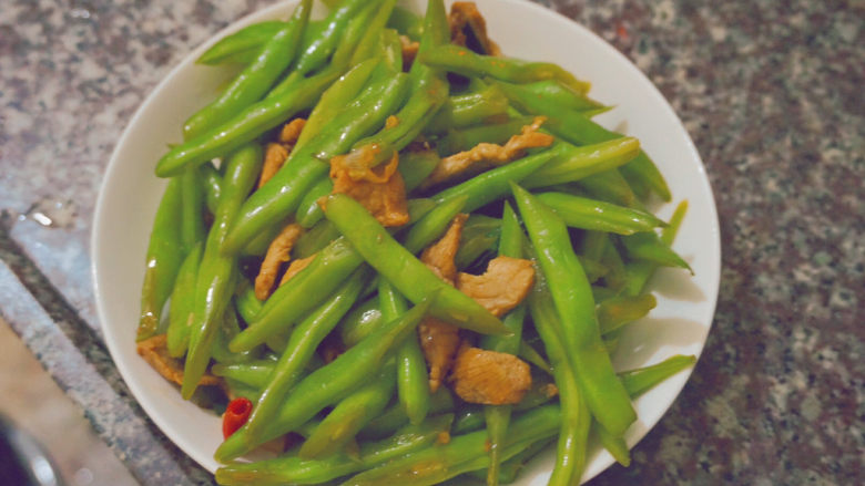 四季豆炒肉,这样就可以食用啦,色香味俱全