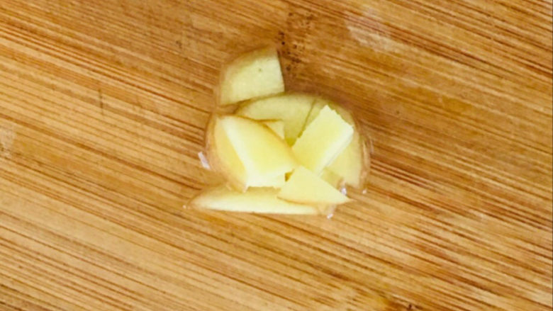 腐乳空心菜,姜切丁~