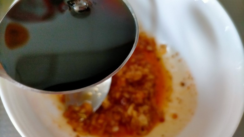 凉拌千张,加老醋2勺