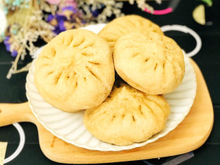 全麦猪肉豇豆包子