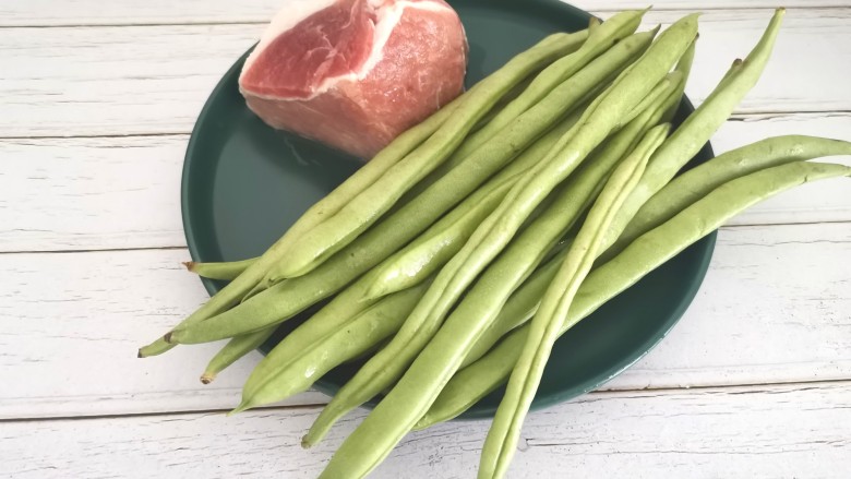 四季豆炒肉,准备好食材