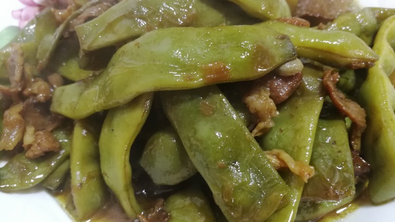 绿油豆炖五花肉,装盘,香啊!