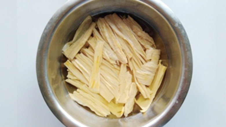 麻辣香锅,<a style='color:red;display:inline-block;' href='/shicai/ 468'>腐竹</a>加清水泡软