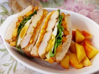 甜玉米鸡胸肉全麦三明治