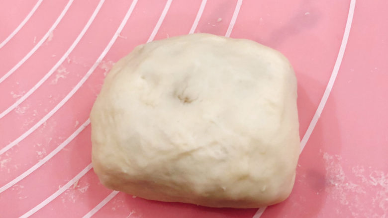角瓜蔬菜瘦肉卷,揉成自己想要的形状即可,我这边揉的是个小方形