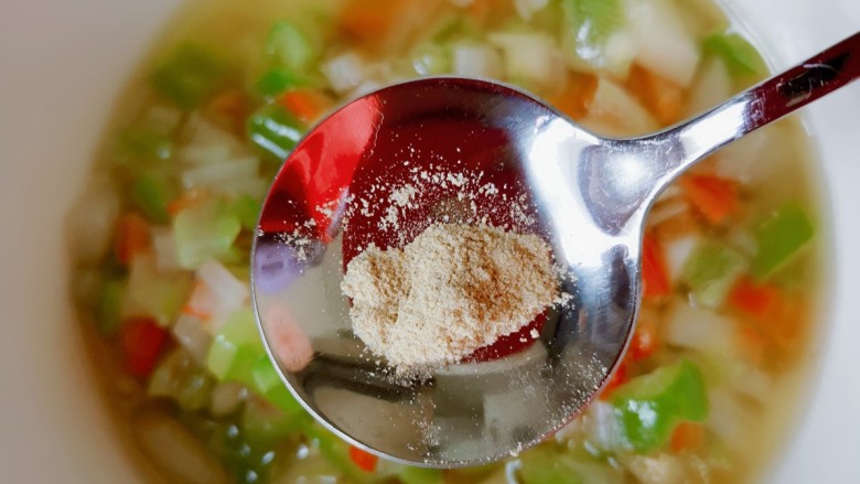 凉拌千张,适量<a style='color:red;display:inline-block;' href='/shicai/ 720'>胡椒粉</a>