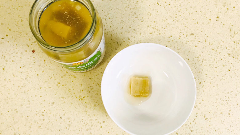 腐乳空心菜,取一小块就够了