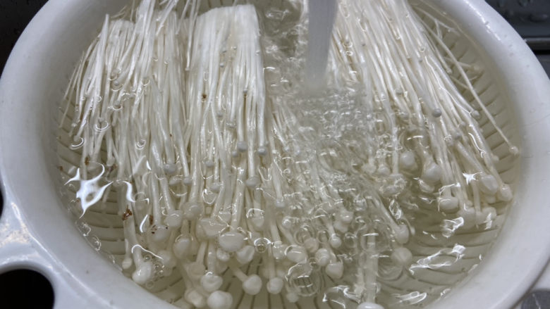 营养满分豆腐排,洗净沥干备用,多洗几次