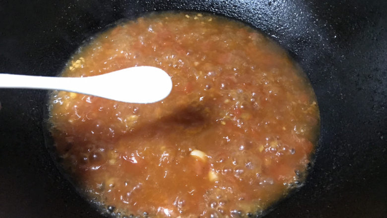 金针菇肥牛卷,一小勺盐,搅拌均匀