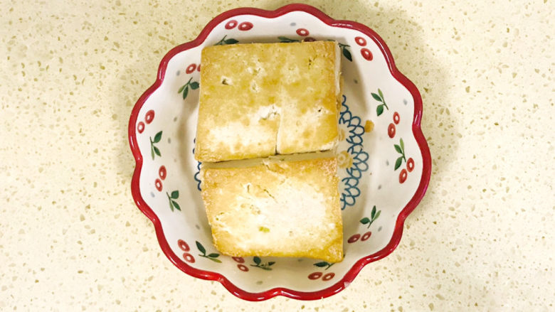 娃娃菜炖豆腐,全部煎好,盛出来
