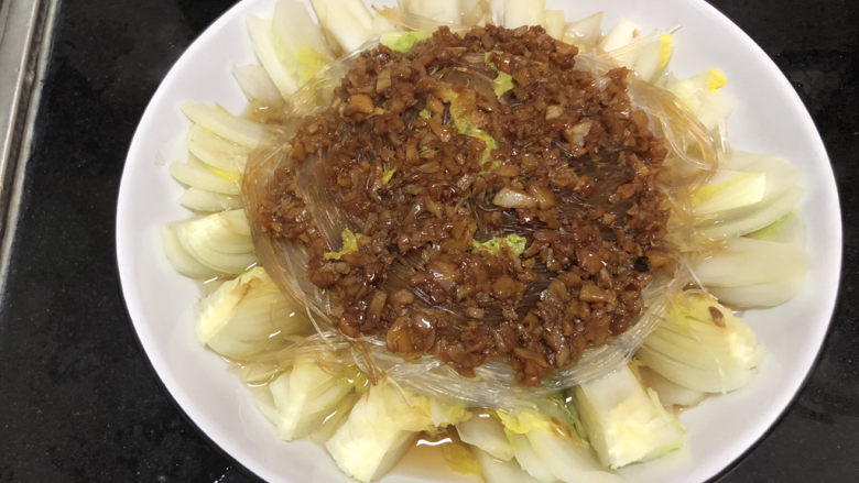 蒜蓉娃娃菜➕蒜蓉粉丝蒸娃娃菜,取出,小心烫