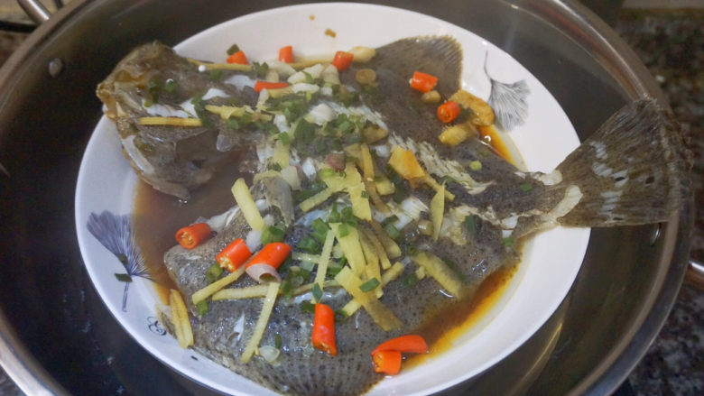 清蒸多宝鱼🐟,多宝鱼就蒸好l啦~