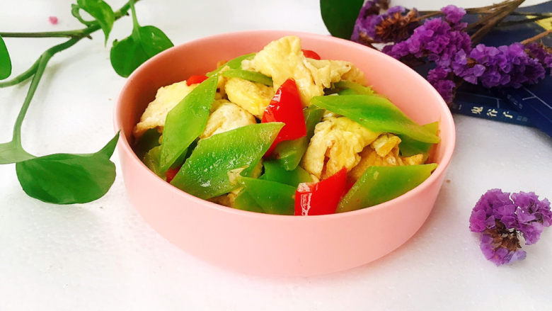 莴笋炒鸡蛋,成品图!一道高颜值与美味并存的美食。