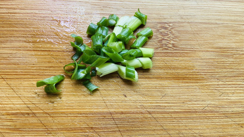 娃娃菜炖豆腐,葱花