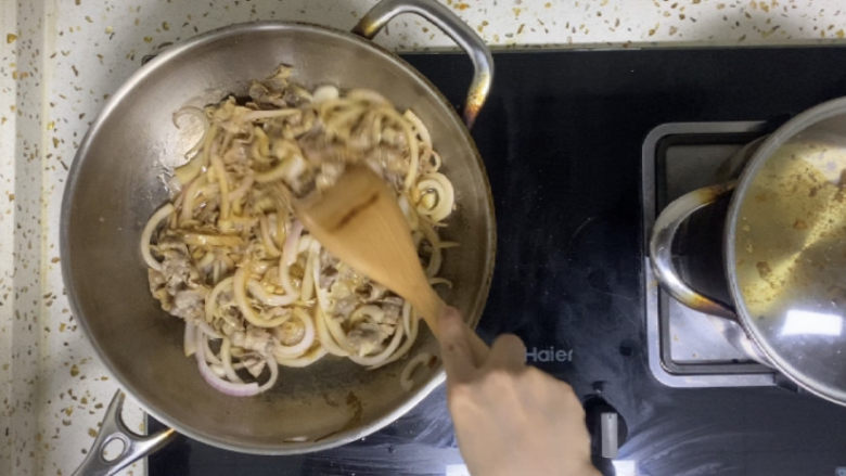 日式肥牛饭,翻拌均匀