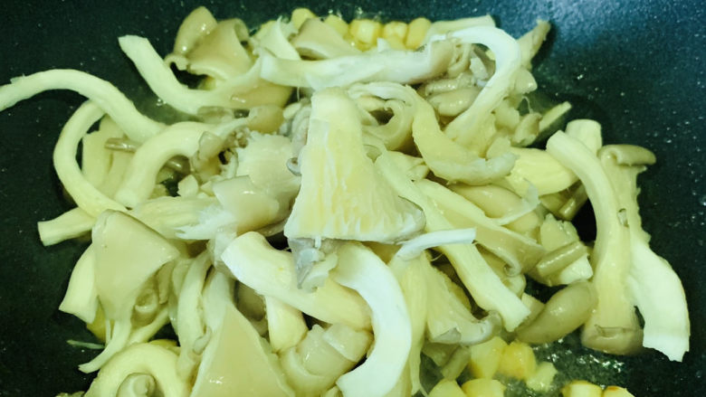 平菇豆腐汤,加平菇