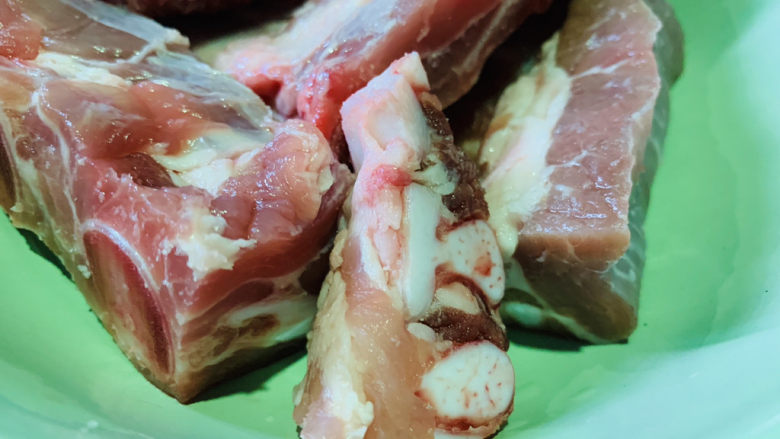 蒜香烤排骨,新鲜肋排,待用