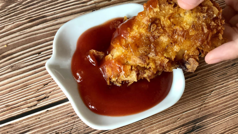 网红薯片鸡翅,不加一滴油也能外脆里嫩又多汁,蘸番茄酱吃更美味哦!