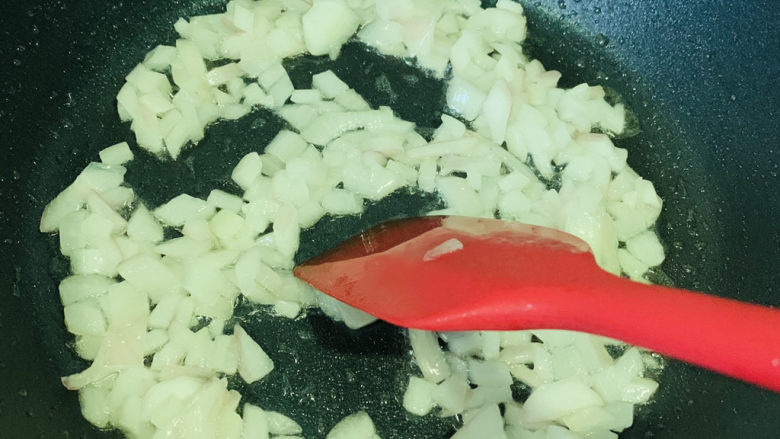 日式肥牛饭,大火,炒香