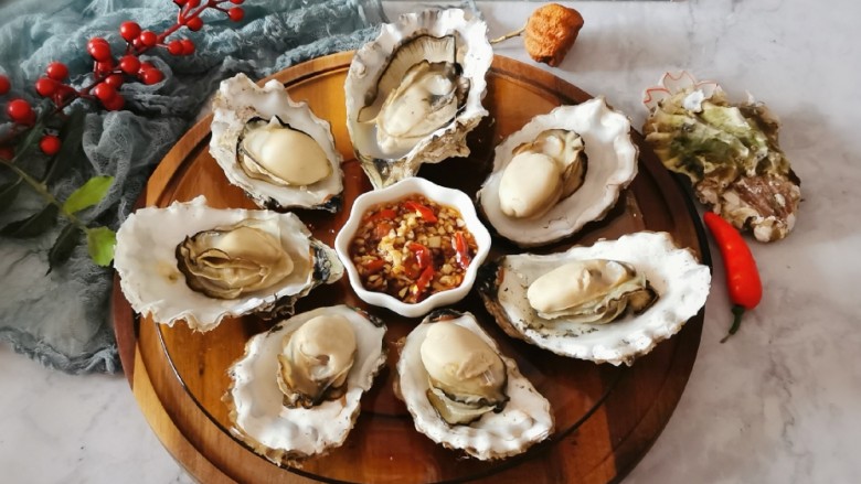清蒸生蚝,来个合影 营养丰富 味道鲜美