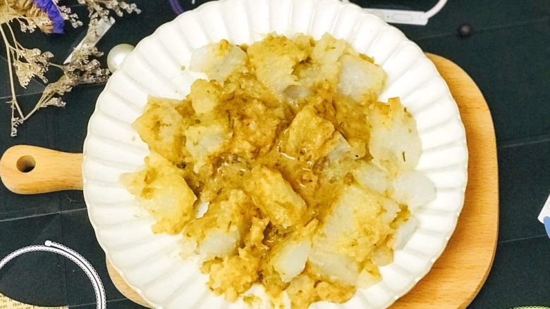 煎焖子,口感香香的,弹弹的,有些许粘牙,韭菜的鲜与芝麻香融合一体,非常美味
