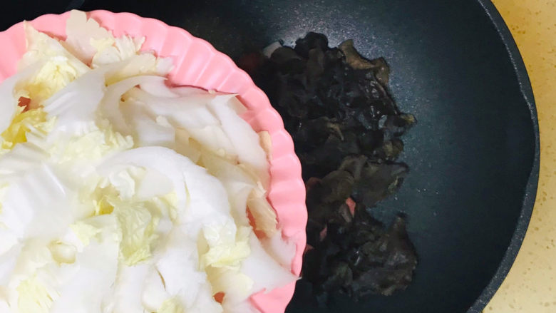 火腿娃娃菜,投入娃娃菜