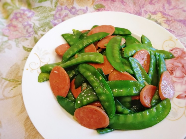 荷兰豆炒香肠