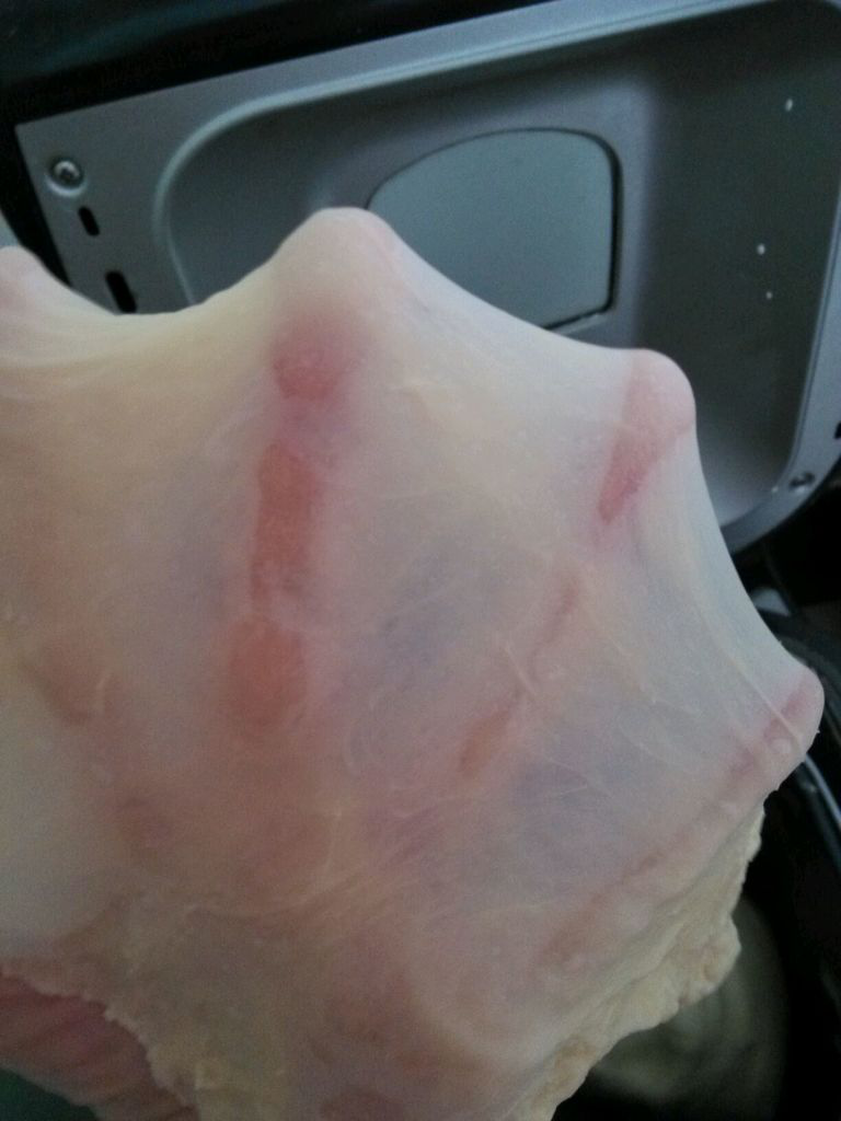 老式香浓小面包,揉面共40分钟,检查一下出膜状态如图。